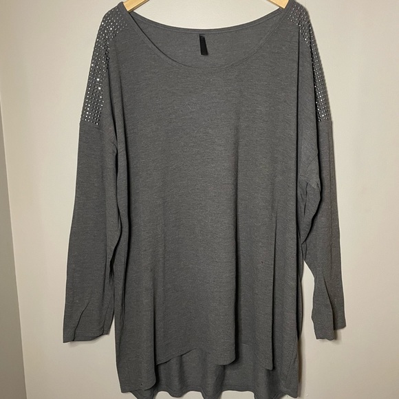 💜5 FOR $20💜 Plus Size Gray Rhinestone Shoulder Sweater - Picture 1 of 4